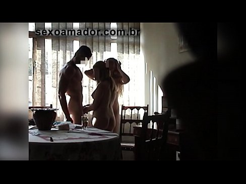 ❤️ Babaturan séks ngajak saurang lalaki raksasa sareng tiluan sareng anjeunna ❤️ Poro kualitas dina su.naughtyhentai.ru ❌